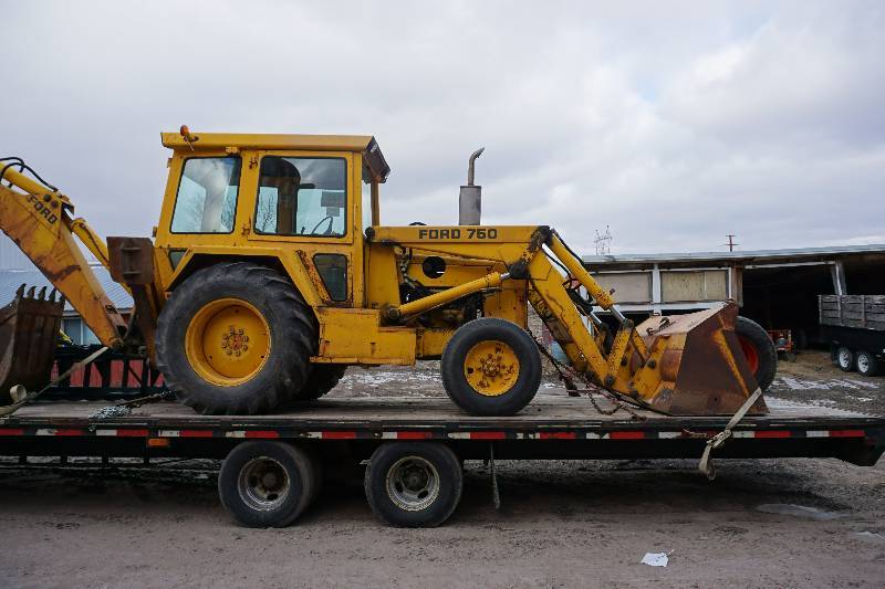 lot 1 image: 1978 Ford 750 TLB Tractor Loader Backhoe