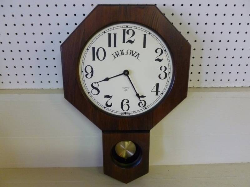 lot 7 image: Wall Clock