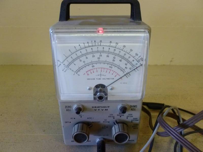 lot 9 image: Vintage Vacuum Tube Meter