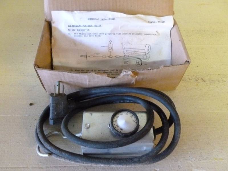 lot 17 image: Thermostat