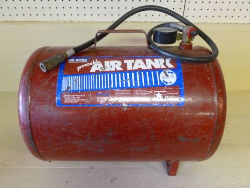lot 18 image: Portable Air Tank