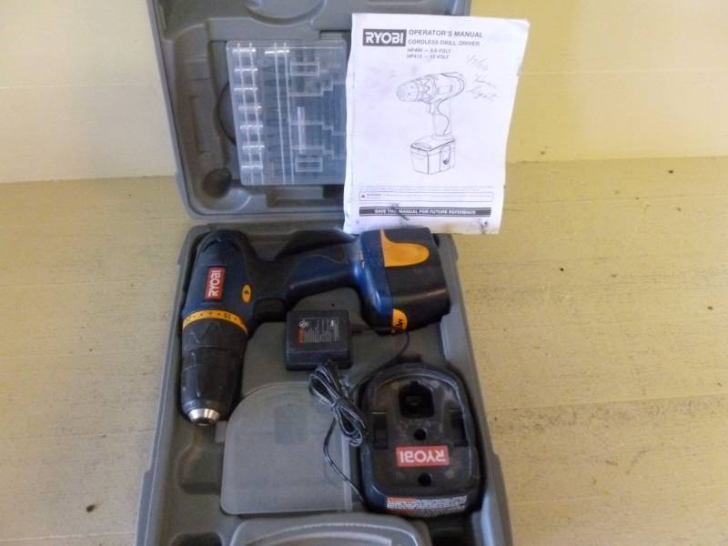 lot 19 image: Ryobi 9.6v Cordless Drill