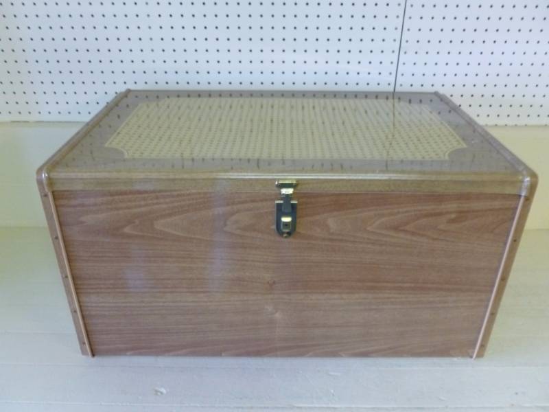 lot 35 image: Metal Trunk