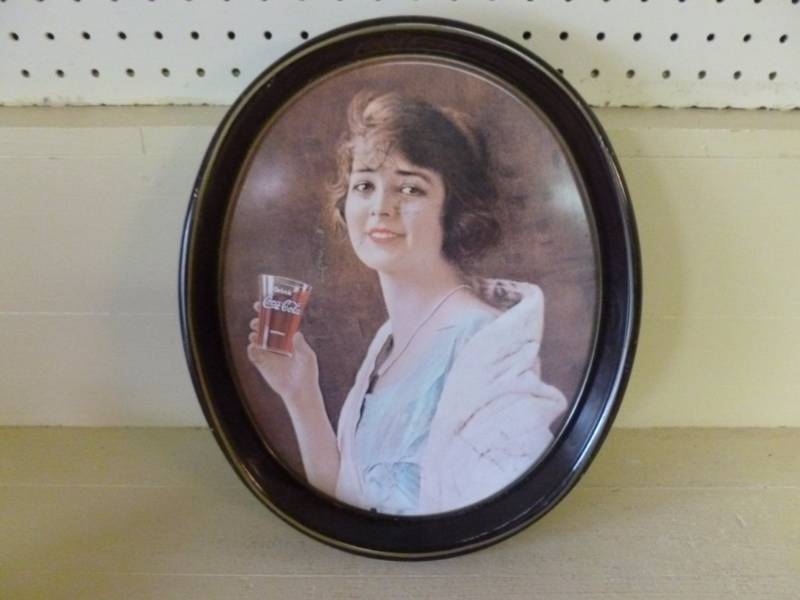 lot 102 image: Vintage Coca-Cola