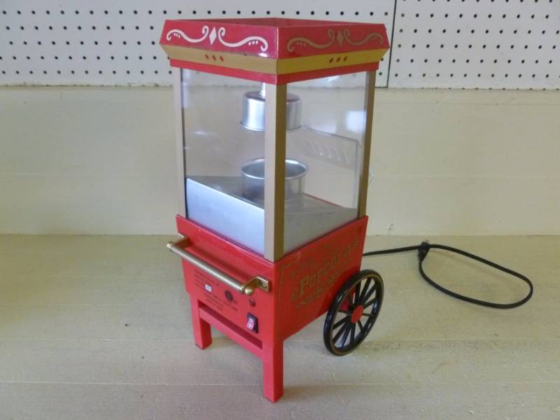 lot 108 image: Popcorn Popper