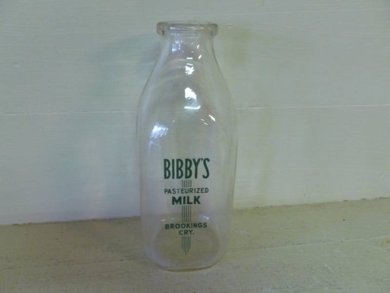 lot 122 image: Vintage Milk Bottle
