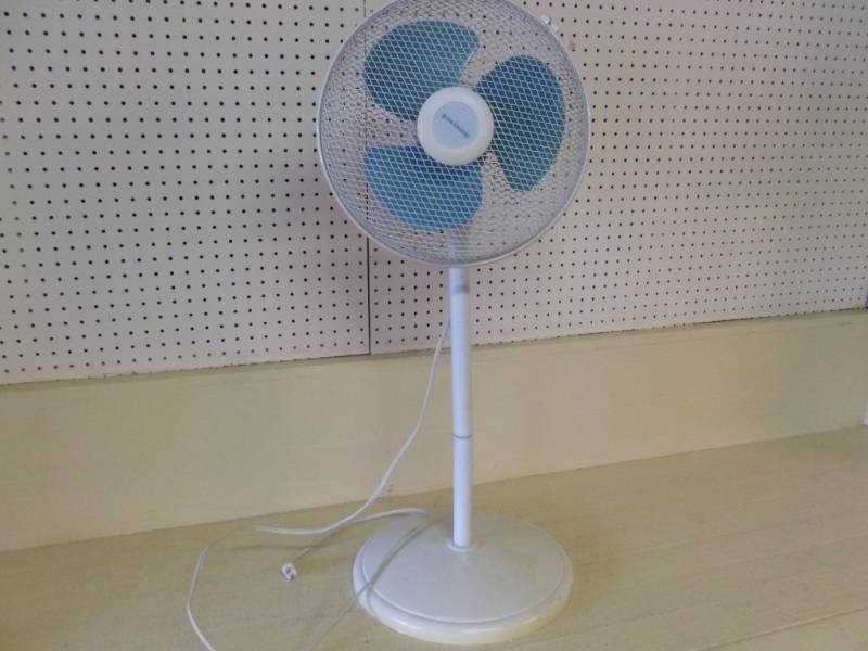 lot 134 image: Fan