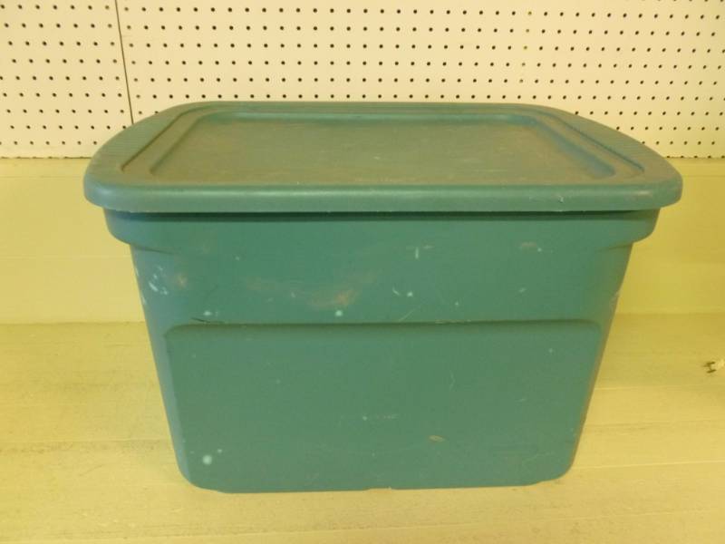 lot 164 image: Storage Tote