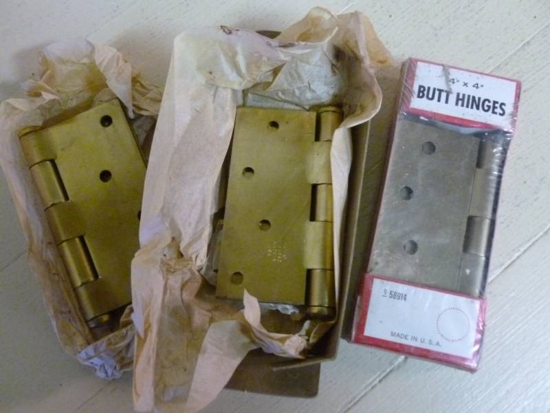 lot 173 image: Door Hinges