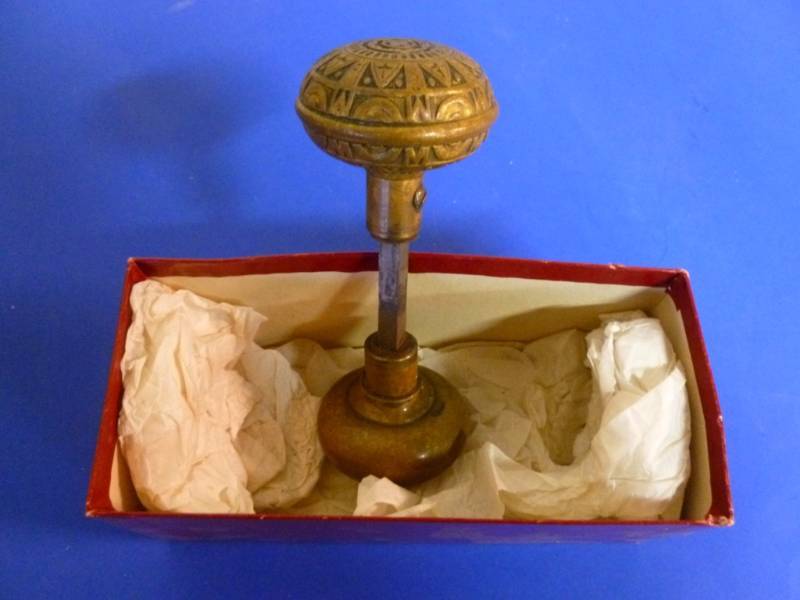 lot 185 image: Antique Brass Door Knob