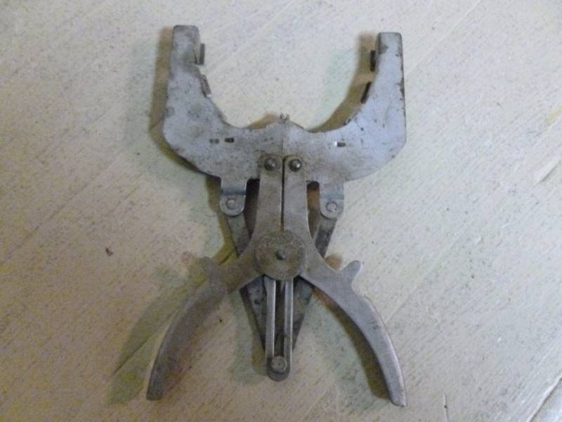 lot 190 image: Tool