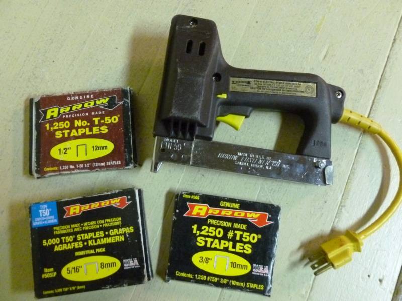 lot 211 image: Arrow Electric Stapler