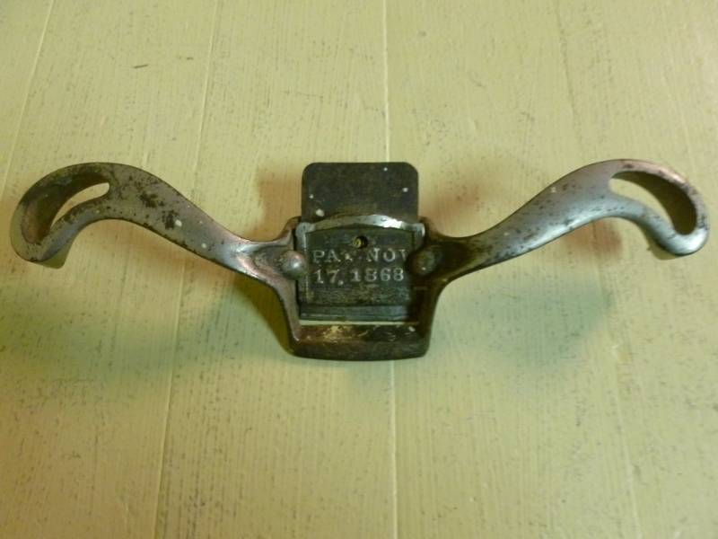 lot 221 image: Antique Wood Plane Tool