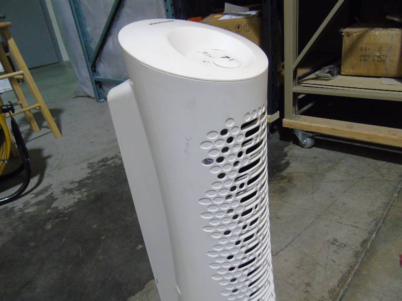 lot 16 image: HEPA Clean Tower Air Purifier