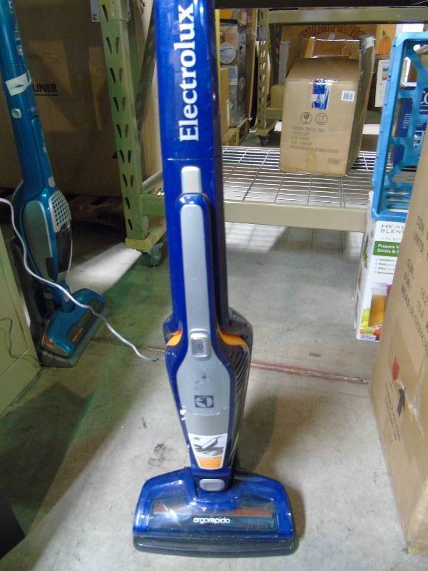 lot 45 image: Ergorapido Electrolux 2in1 vacuum cleaner and handheld vacuum