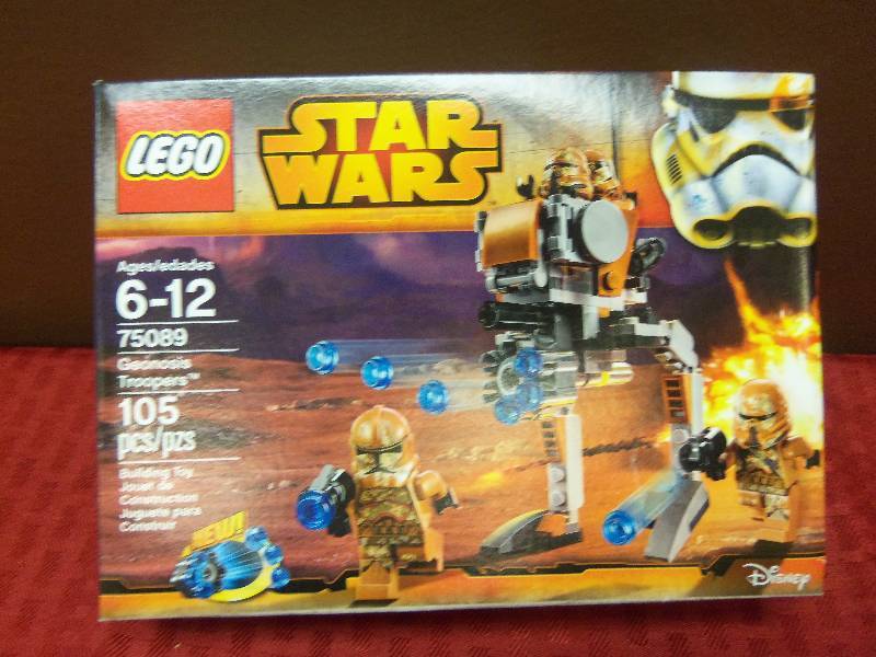 lot 110 image: Lego Star Wars Geonosis Troopers