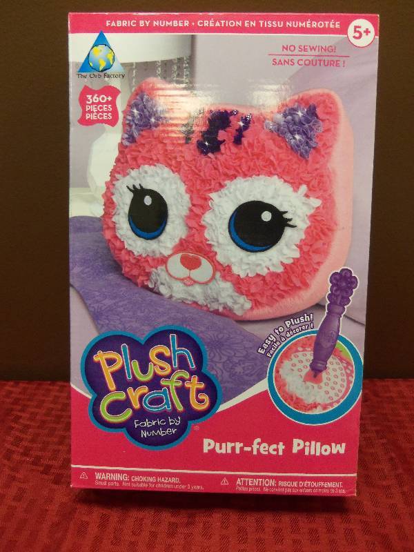 lot 122 image: Plush Craft Purr-fect Pillow
