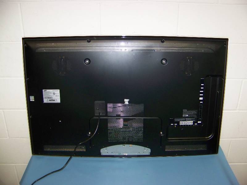 lot 4 image: 46, Samsung, LED, High Definition Television  HDTV with Remote Control