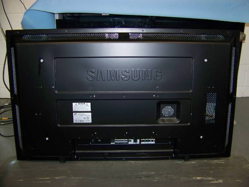 lot 16 image: 52, Samsung, HD LCD Display  Monitor with Remote Control