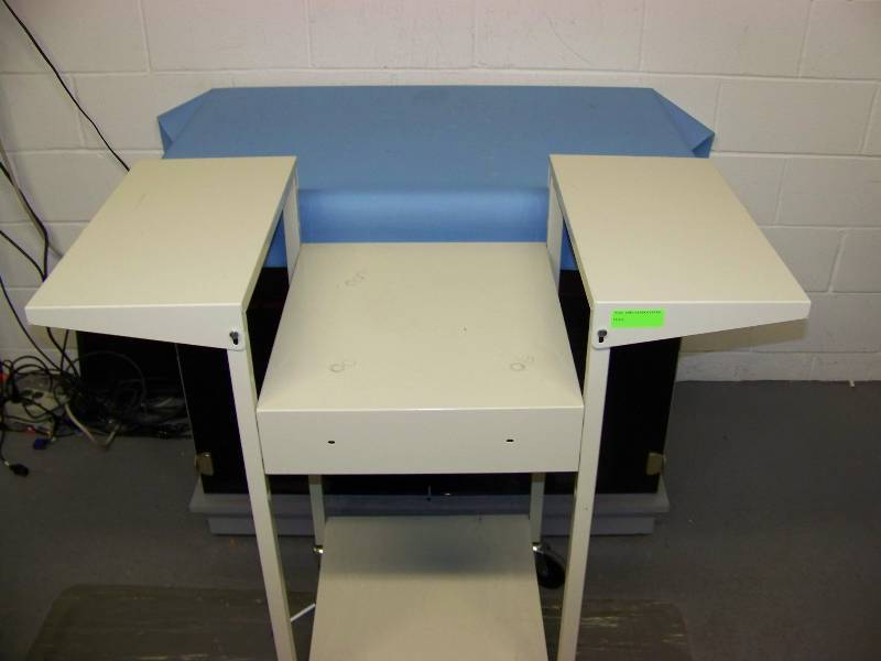 lot 83 image: Bretford, Overhead Projector  AV Cart on Lockable Wheels