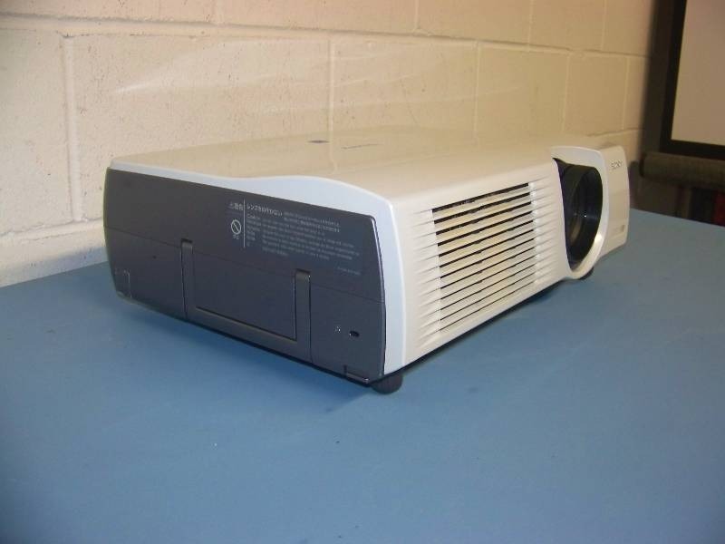 lot 23 image: Sony, SuperBright, VPL-PX35, LCD Projector