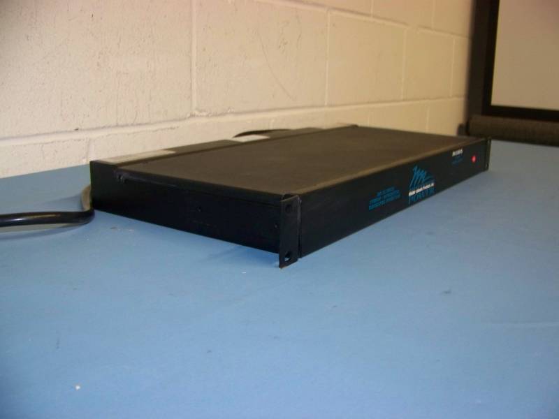 lot 31 image: Middle Atlantic, 15 Amp, 8-Outlet, Power Center