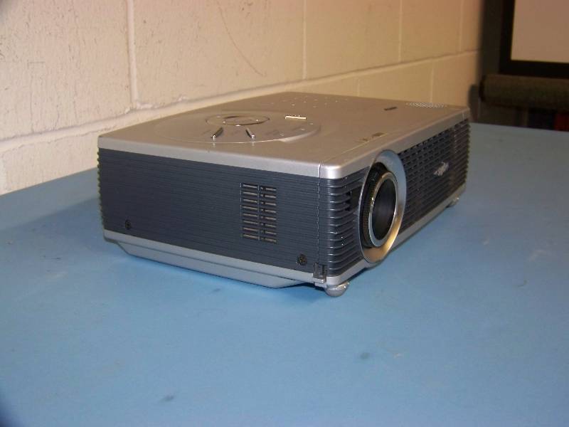 lot 26 image: Sanyo, PLC-SW30, LCD Projector