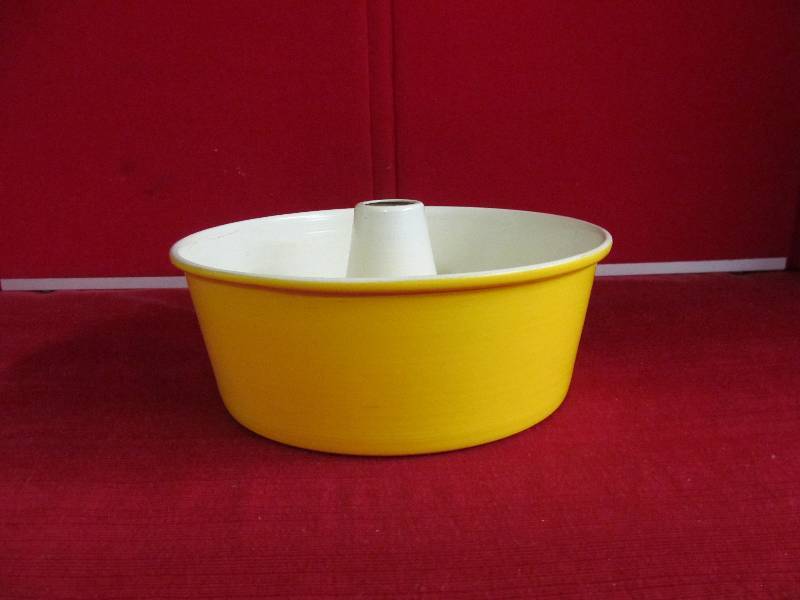 angel food cake pan