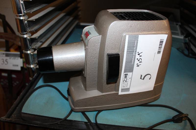 Vintage Skyline Automatic SVE Projector