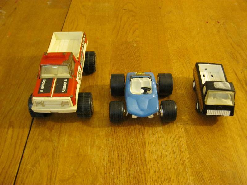 lot 10 image: Lot Of Toy Cars, Tonka