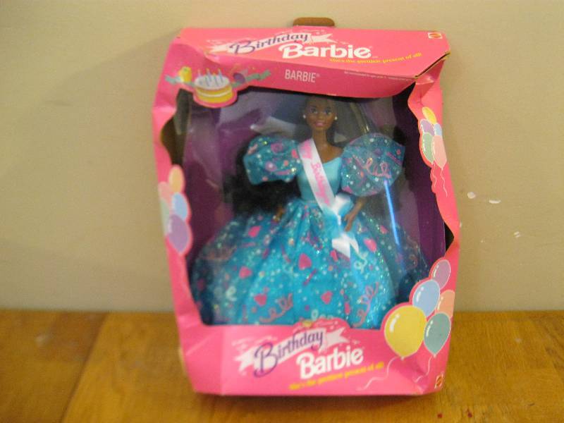 lot 15 image: Birthday Barbie, Lots Of Wear To Case