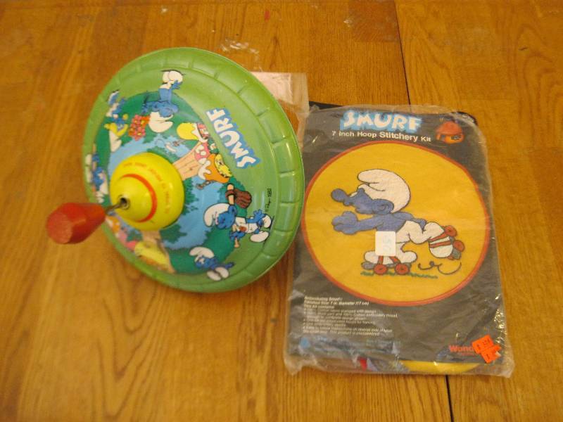 lot 39 image: Vintage Smurf Items, Part Broke On Spinning Top