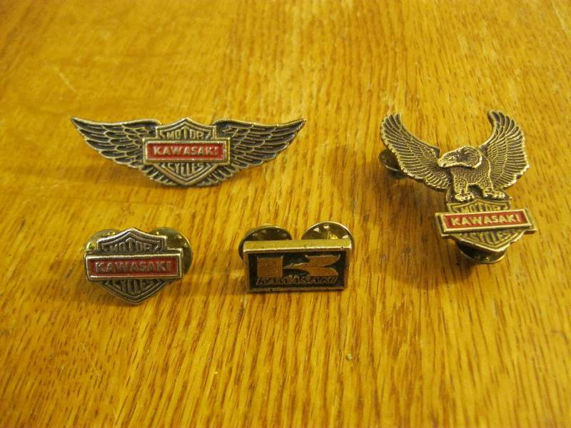 lot 65 image: Lot Of Kawasaki Pins