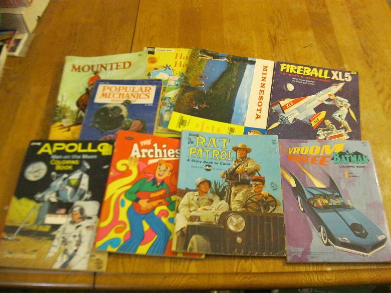 lot 83 image: Lot Of Vintage Comics And Magazines