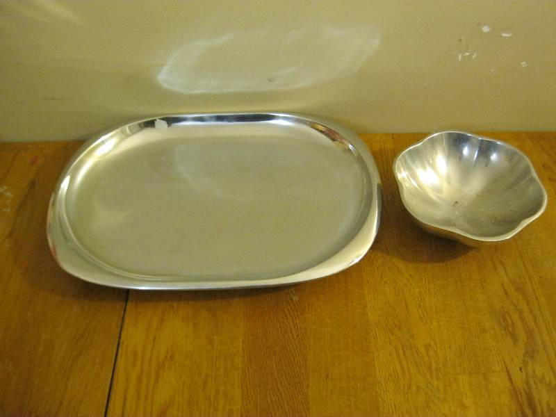 lot 102 image: Pair Of Silver Tone Dishes