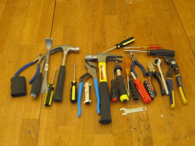 lot 137 image: Lot Of Mixed Tools