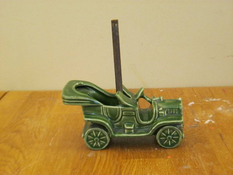 lot 138 image: Vintage Planter Or Maybe Lamp Base