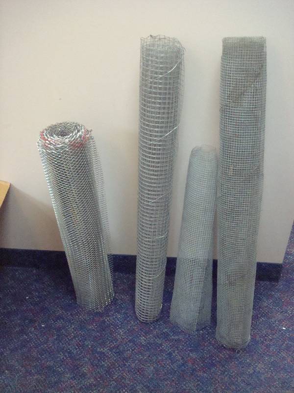 lot 146 image: Lot Of Metal Mesh Wire
