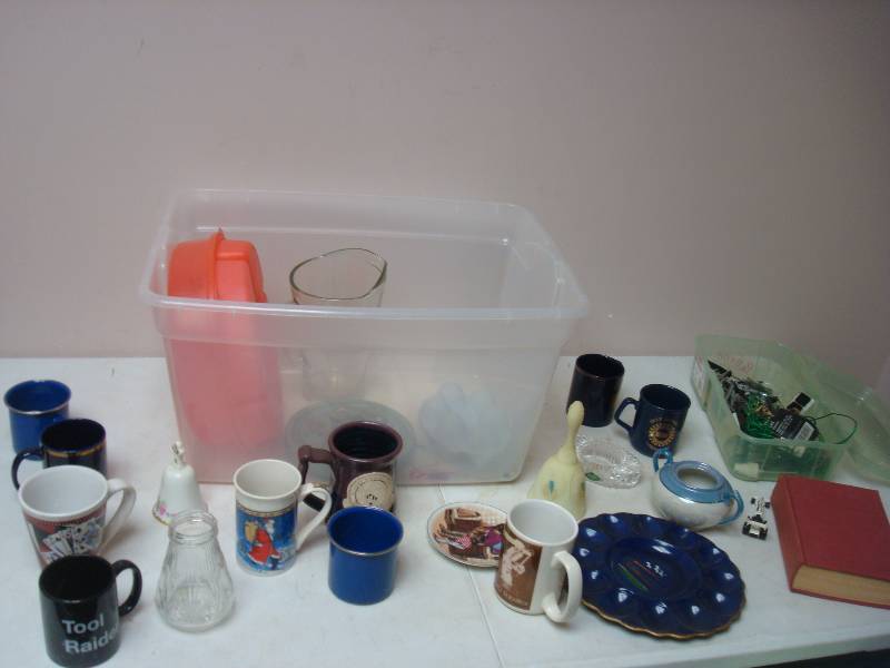 lot 152 image: Bin With Glasses And Mugs, Other Items