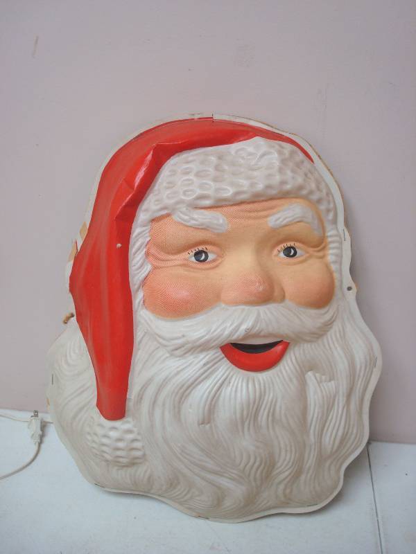 lot 163 image: Vintage Plastic Christmas Santa Face, Has Wear, Light Untested
