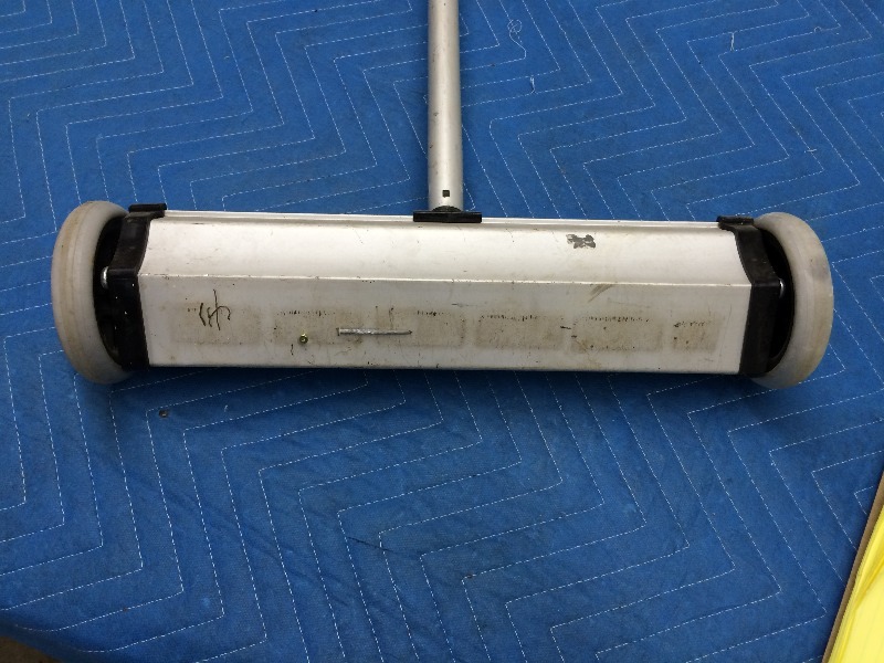 Floor  Carpet Magnet roller