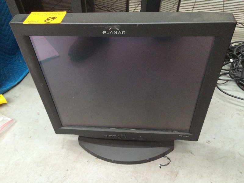 19 Flat Screen Monitors  Lot of 4   They work