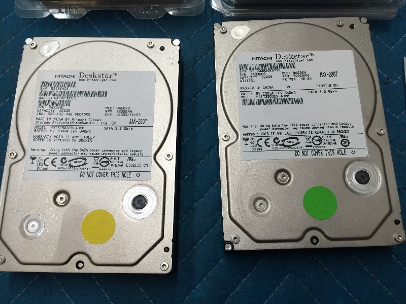 320 BG Hard Drives  Lot of 4