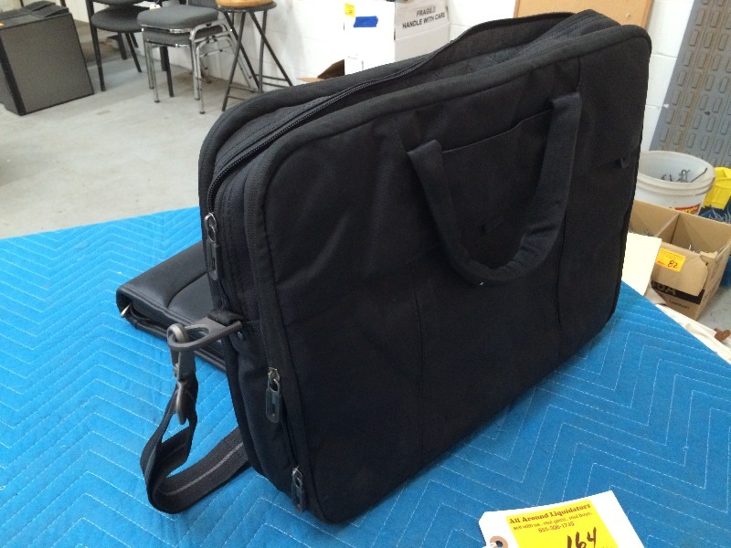 Computer Bag & Folder  still in nice condition  lot of 2