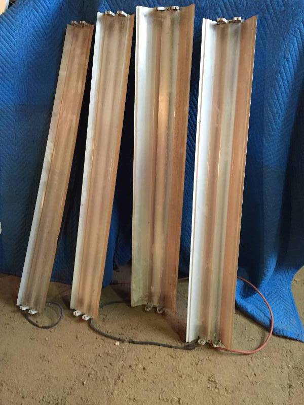 4 - 4ft fluorescent lights