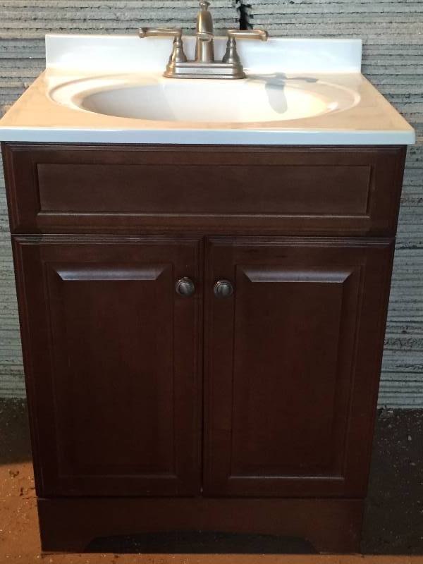 Bathroom Vanity w Top