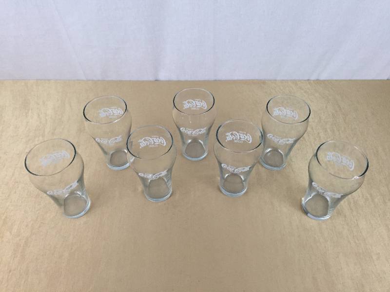 lot 10 image: 7 Vintage Retro Coca Cola Bell Shaped 1950s Reproduction Soda Fountain Glass