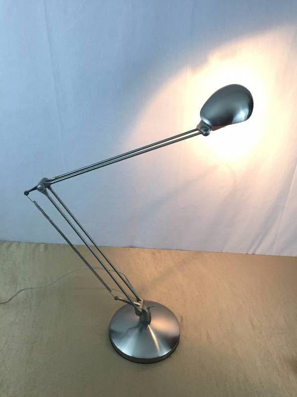 lot 26 image: Super Retro Cool Chic Industrial Chrome Stainless Adjustible Desk Lamp With Two Position Switch