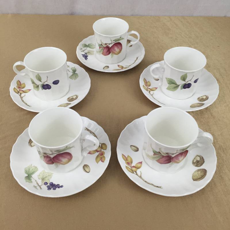 lot 28 image: 11 Piece MIKASA MAXIMA BELLE TERRE 5 Cups 6 Saucers Super Strong FRUIT & NUT Pattern #CAJ05 Discontinued