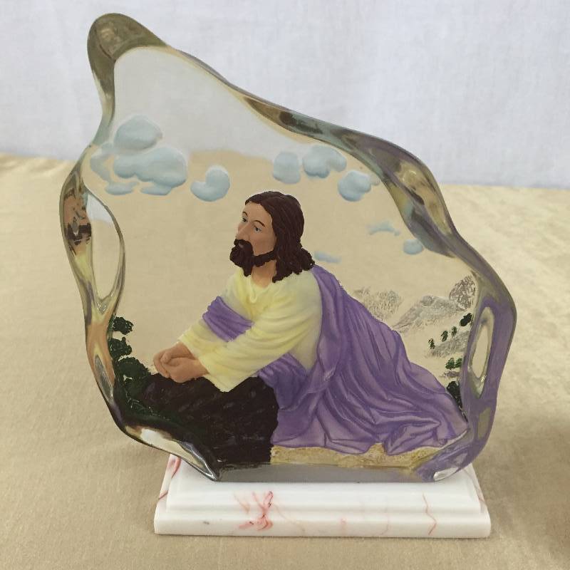 lot 1 image: 2 Rare Vintage Lucite Acrylic Paperweights - JESUS Praying in the Garden on Marble & Clear Float Seaside Scene with Taxidermy SEAHORSE & STARFISH Shells Etc Mid Century Modern